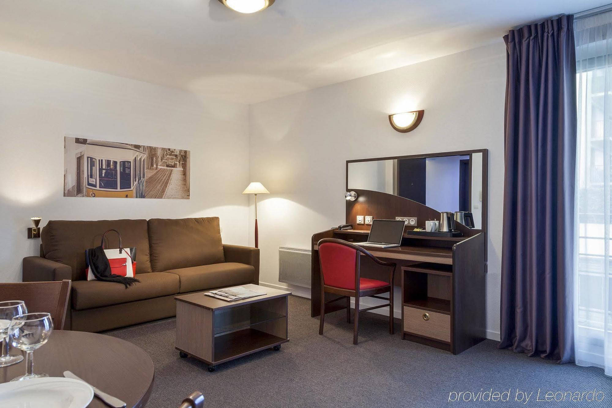 Comfort Suites Le-Port-Marly Paris Ouest Le Port-Marly Ngoại thất bức ảnh