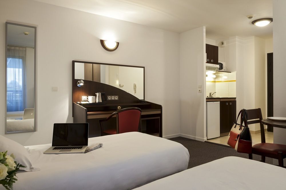 Comfort Suites Le-Port-Marly Paris Ouest Le Port-Marly Ngoại thất bức ảnh