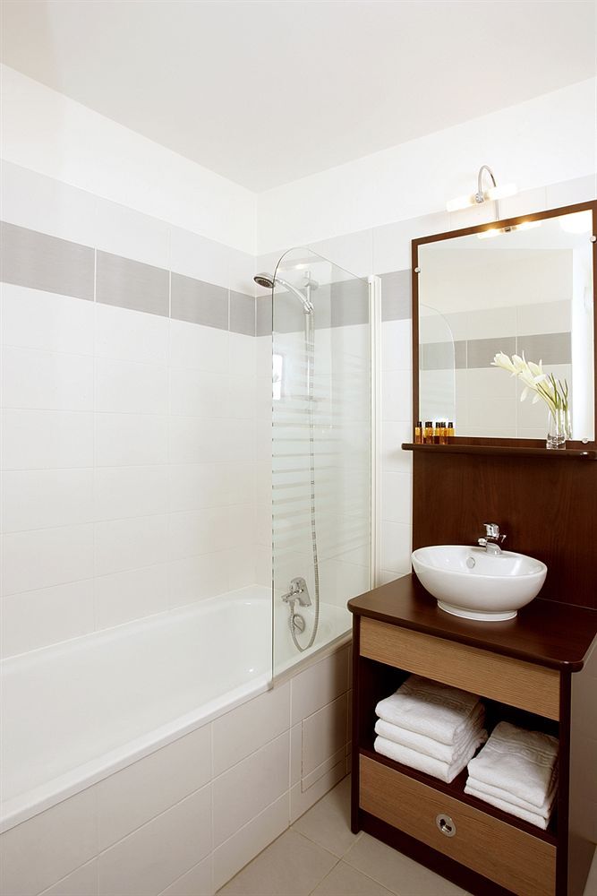 Comfort Suites Le-Port-Marly Paris Ouest Le Port-Marly Ngoại thất bức ảnh